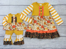 Load image into Gallery viewer, Pumpkin Romper Baby Girl

